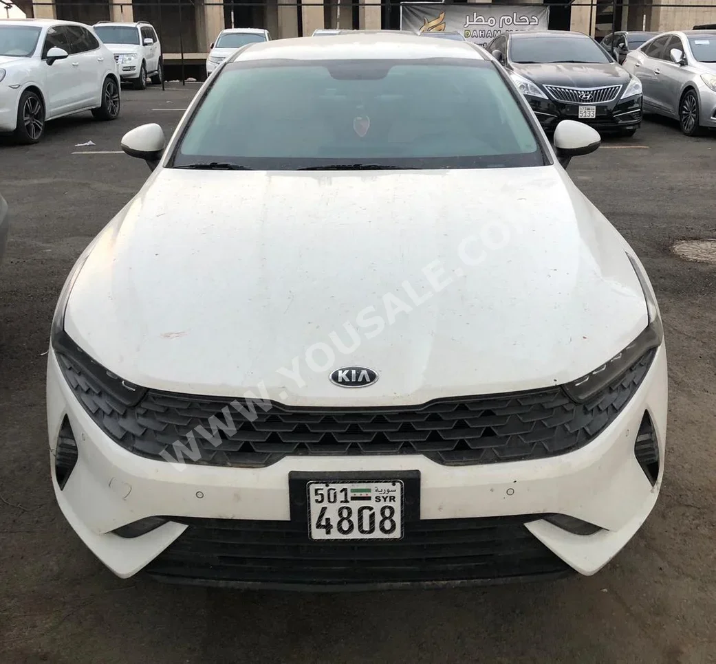 Kia K5 2021 Automatic 158,000 km 4 Cylinder FWD Sedan White Gasoline