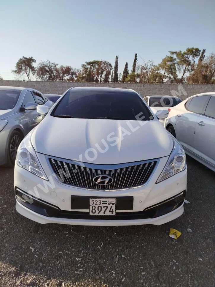 هيونداي  غراندير  2012  اتوماتيك  213,000 كم  4 سلندر  دفع أمامي  سيدان  أبيض  بنزين