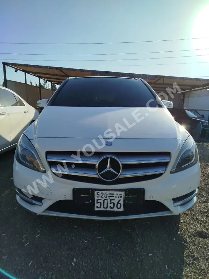 Mercedes-Benz B-Class 200 2013 Automatic 353,243 km Mercedes-Benz Cylinder RWD SUV White Diesel