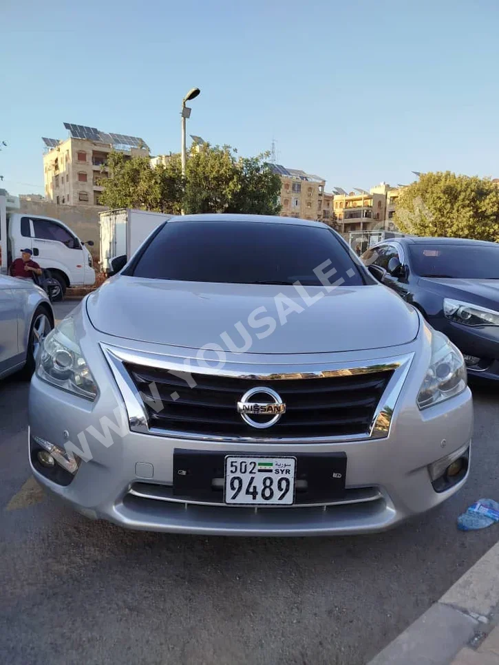 Nissan Altima 2013 Automatic 125,000 km 6 Cylinder FWD Sedan Silver Gasoline