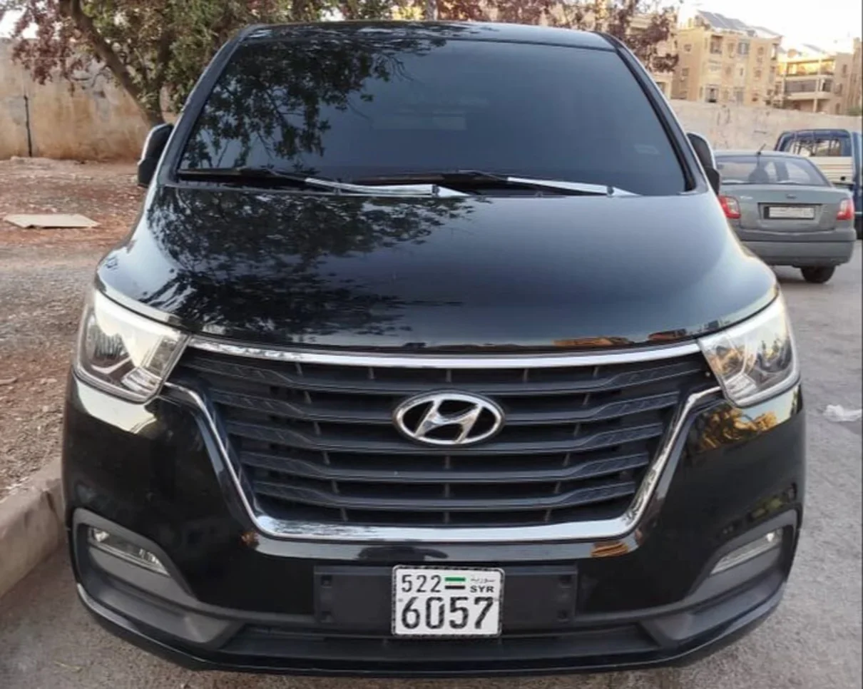 Hyundai H1 2019 Automatic 225,000 km 4 Cylinder FWD Van / Bus Black Diesel