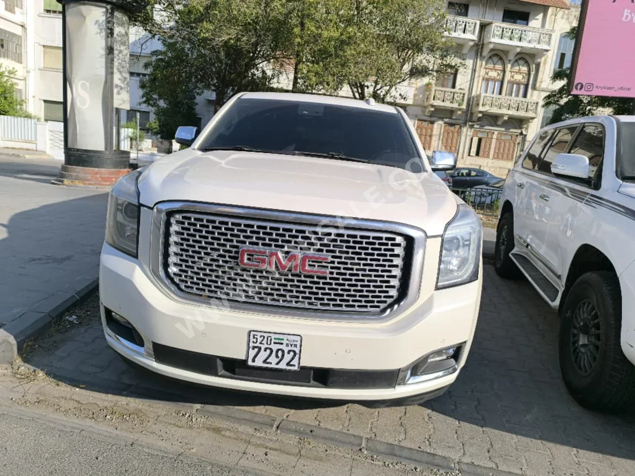 جي ام سي  يوكون  2016  اتوماتيك  150,000 كم  8 سلندر  دفع رباعي  اس يو في  أبيض  بنزين