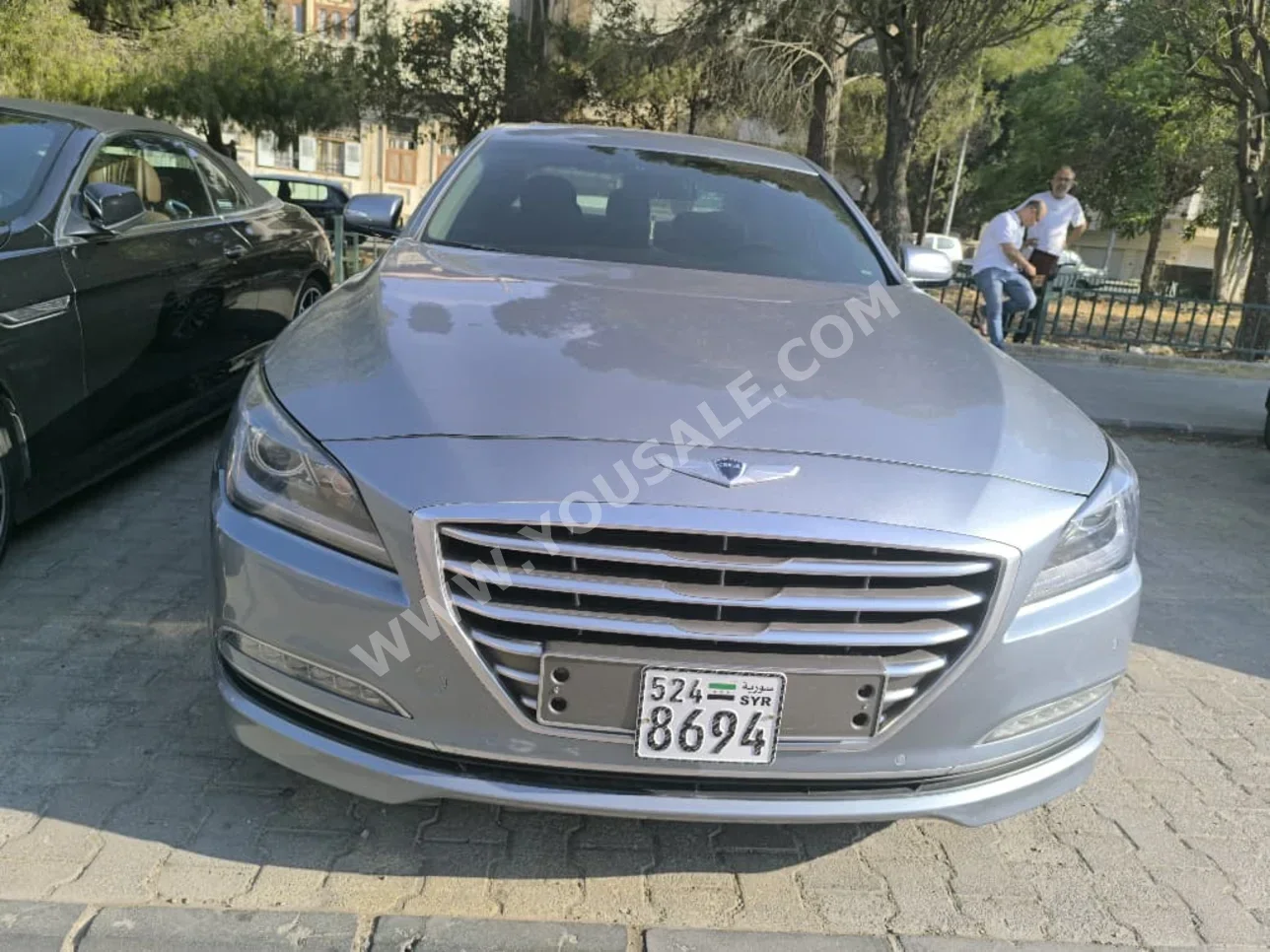 هيونداي جينيسس 2016 اتوماتيك 97,000 كم 6 سلندر دفع رباعي سيدان فضي بنزين