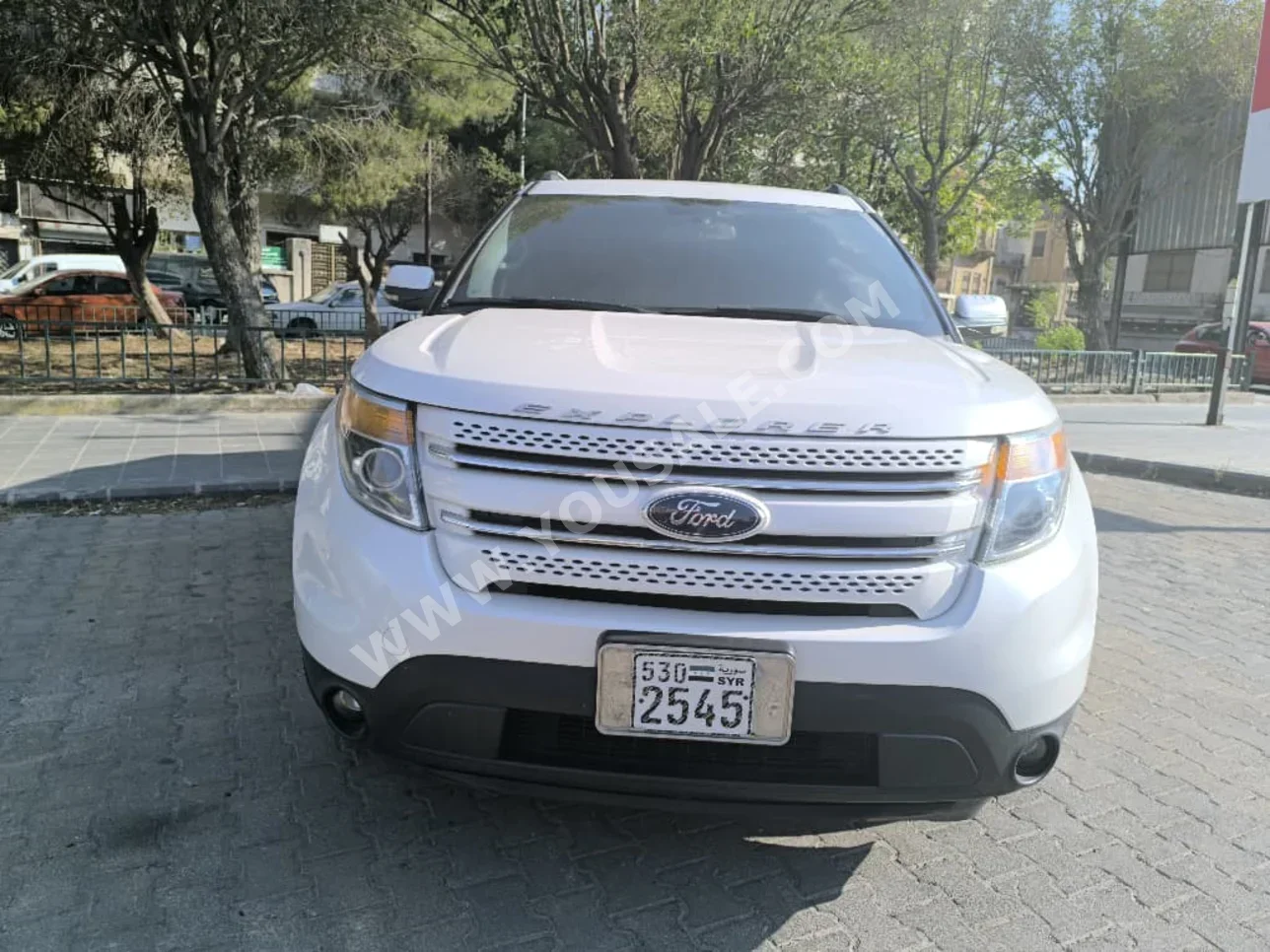Ford Explorer 2012 Automatic 150,000 km 6 Cylinder 4WD SUV White Gasoline