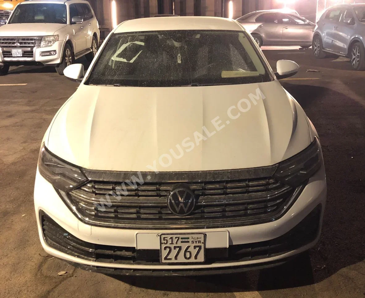 Volkswagen Jetta 2024 Automatic 28,000 km 4 Cylinder FWD Sedan White Gasoline