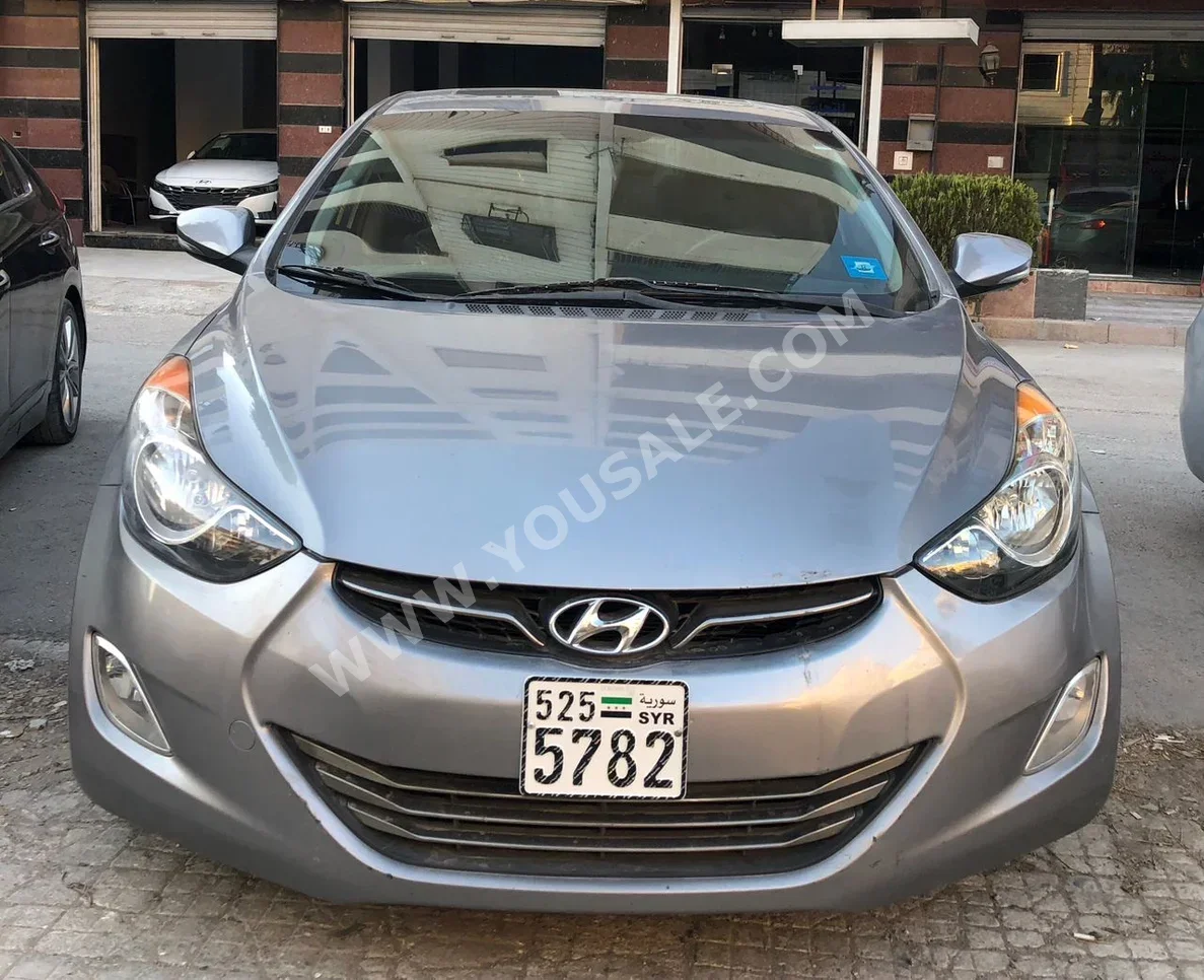 Hyundai  Elantra  2012  Automatic  200,000 km  4 Cylinder  FWD  Sedan  Gray  Gasoline