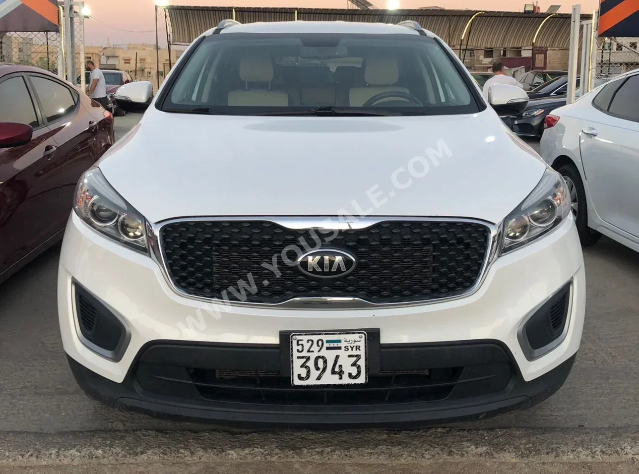Kia Sorento 2016 Automatic 124,000 km 4 Cylinder 4WD SUV White Gasoline