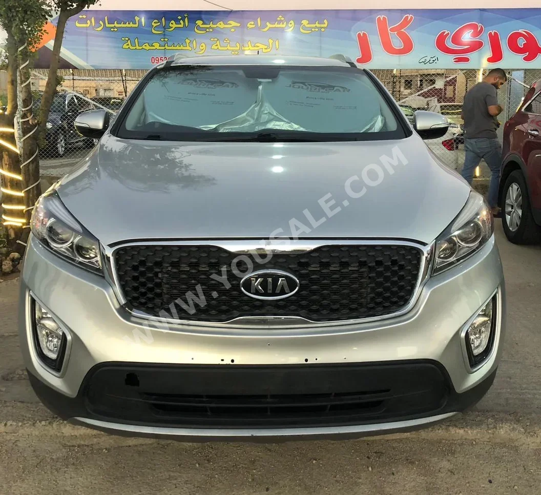 Kia Sorento 2017 Automatic 198,000 km 4 Cylinder 4WD Sedan Silver Gasoline