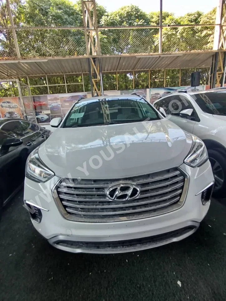 Hyundai Santa Fe 2017 Automatic 180,741 km 6 Cylinder RWD SUV White Gasoline