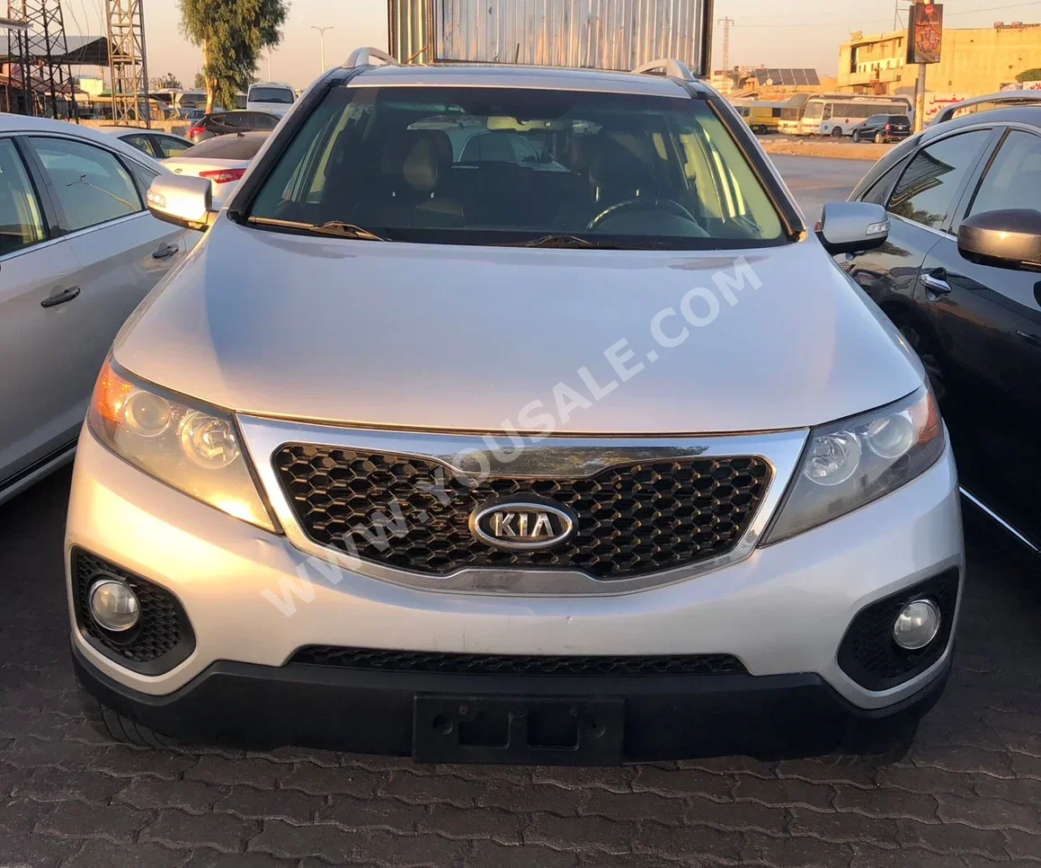 Kia  Sorento  2012  Automatic  170,000 km  6 Cylinder  4WD  SUV  Silver  Gasoline