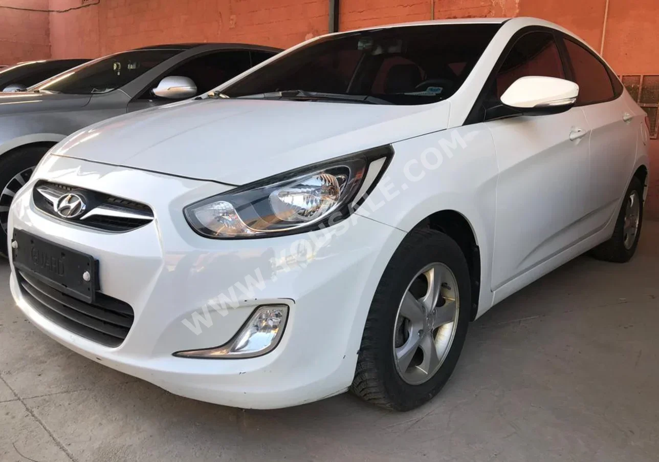 Hyundai Accent 2013 Automatic 152,000 km 4 Cylinder FWD Sedan White Gasoline
