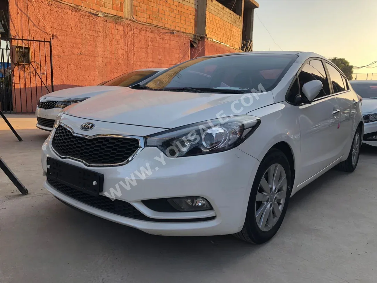 Kia K3 2014 Automatic 142,000 km 4 Cylinder FWD Sedan White Gasoline