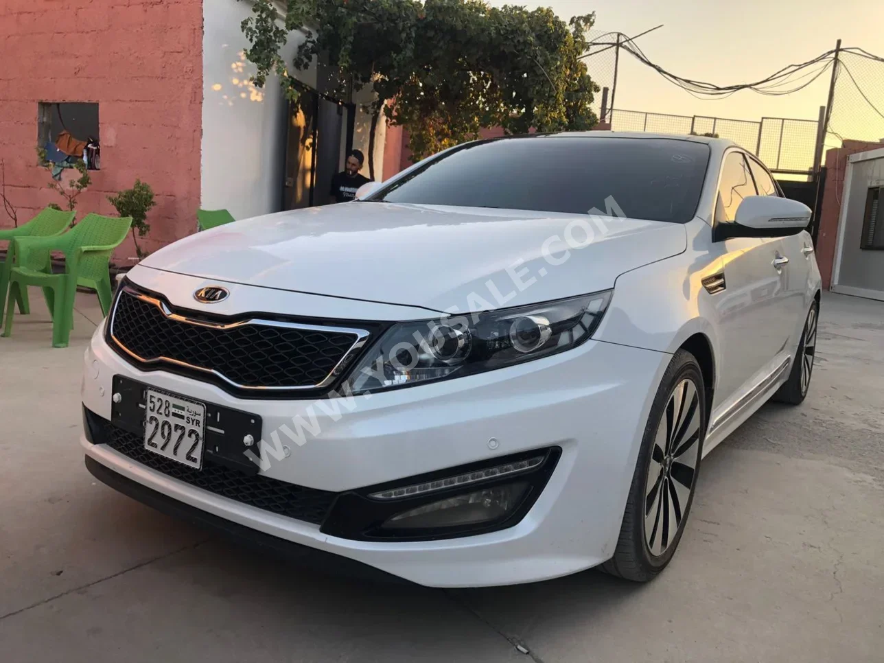 Kia K5 2011 Automatic 130,000 km 4 Cylinder FWD Sedan White Gasoline