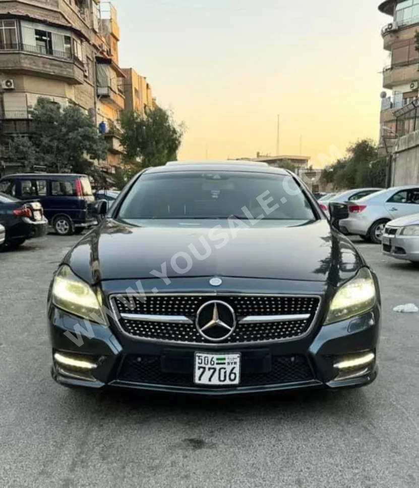 مرسيدس - بنز  سي ال اس - كلاس  350  2012  اتوماتيك  200,000 كم  6 سلندر  دفع خلفي  سيدان  أخضر غامق  بنزين