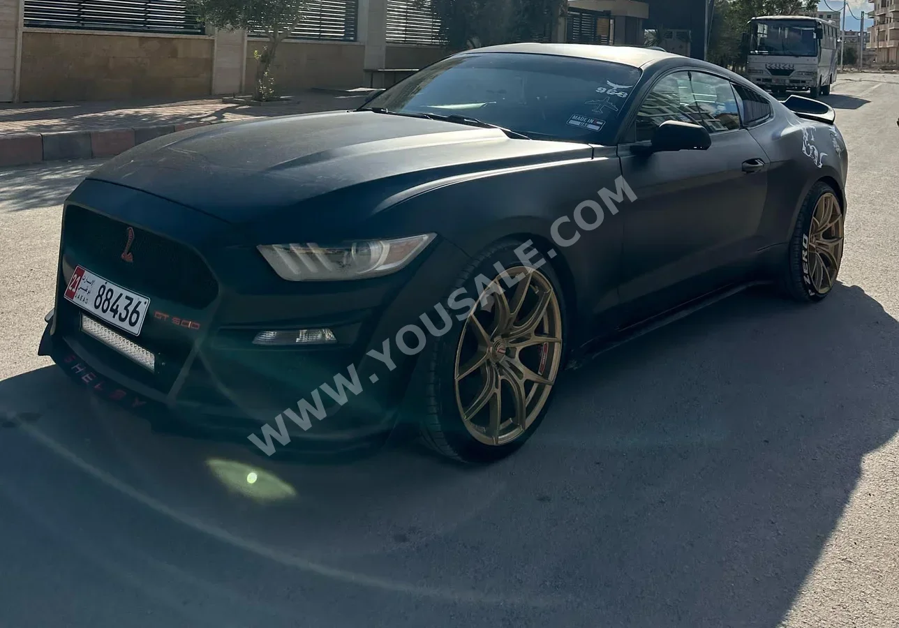 Ford Mustang 2015 Manual 150,000 km 6 Cylinder FWD Coupe / Sport White & Black Gasoline