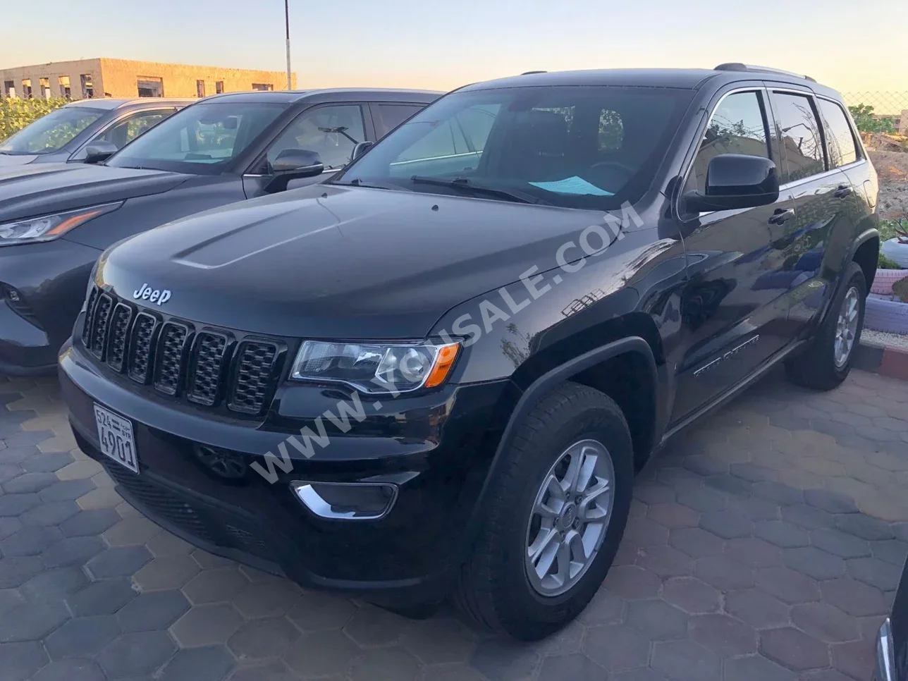 Jeep  Laredo  2016  Automatic  138,000 km  6 Cylinder  4WD  SUV  Black  Gasoline