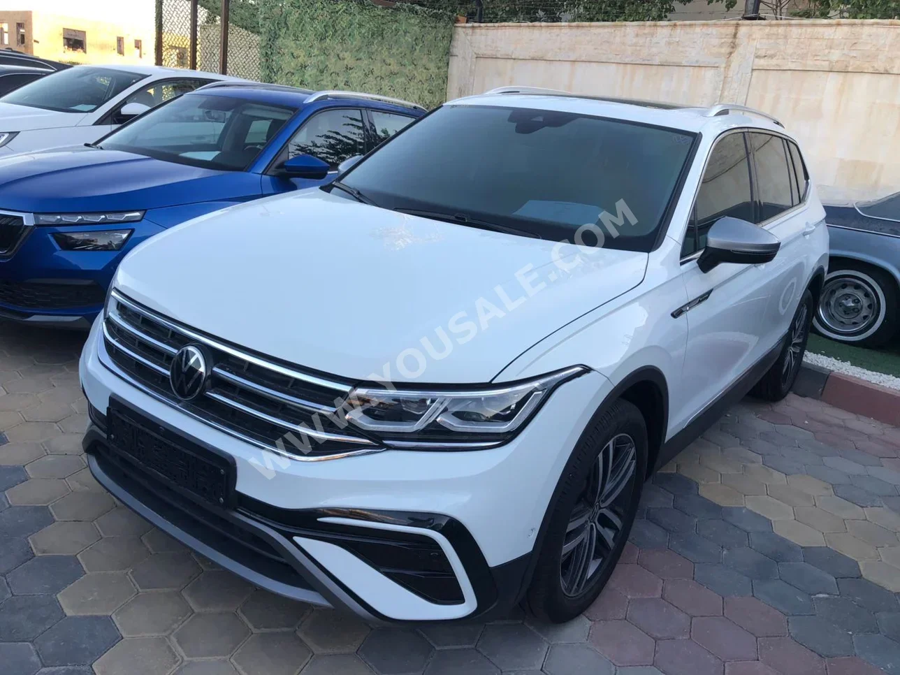 Volkswagen  TIGUAN  2024  Automatic  4,000 km  6 Cylinder  4WD  SUV  White  Gasoline