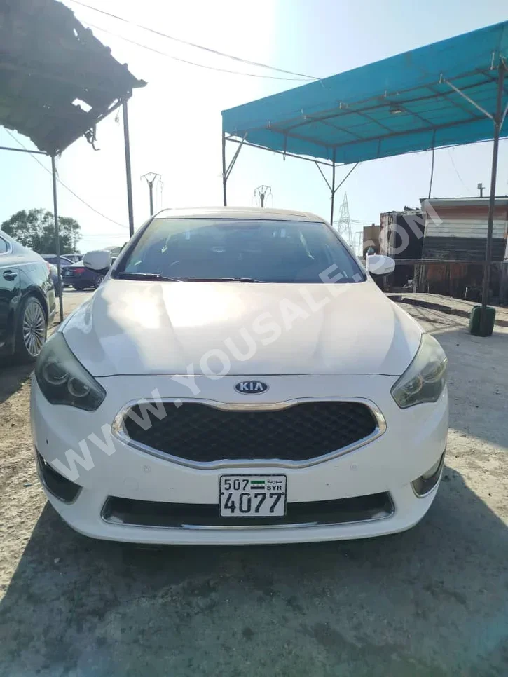 Kia  Cadenza  2015  Automatic  125,000 km  6 Cylinder  FWD  Sedan  White  Gasoline