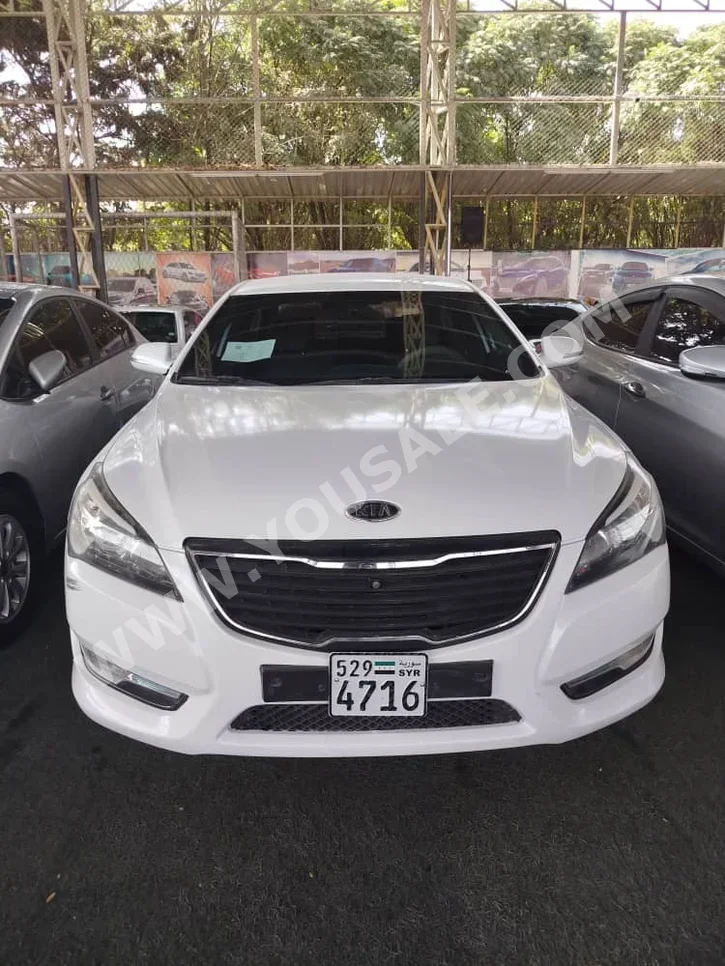 Kia  K7  2011  Automatic  250,000 km  6 Cylinder  FWD  Sedan  White  Gasoline