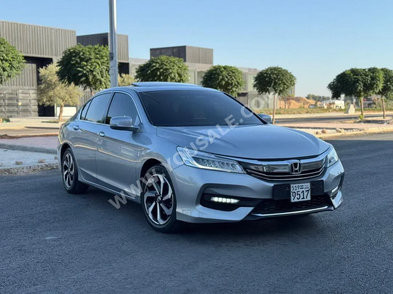 Honda  Accord  2016  Automatic  75,000 km  4 Cylinder  FWD  Sedan  Silver  Gasoline