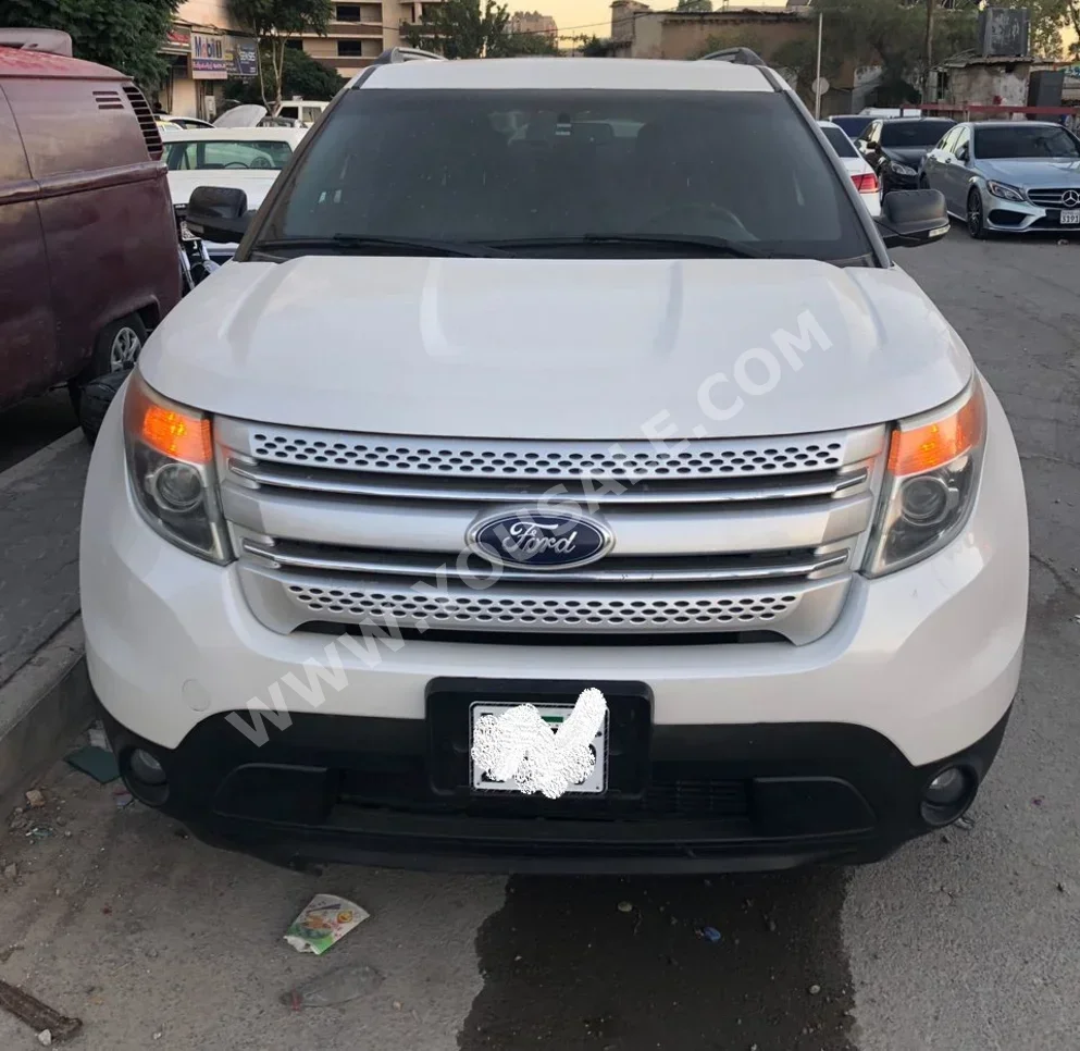 Ford  Explorer  XLT  2011  Automatic  280,000 km  8 Cylinder  4WD  SUV  White  Gasoline