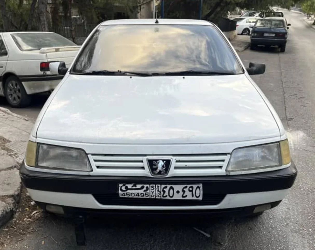 Peugeot 405 1993 Manual 290,000 km 4 Cylinder FWD Sedan White Gasoline