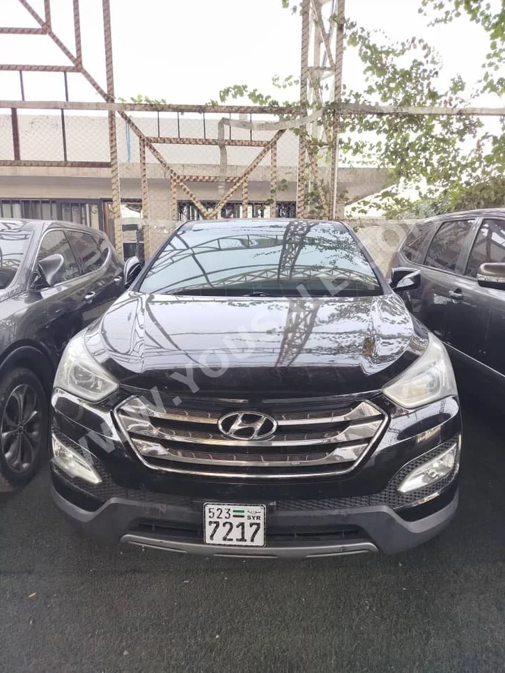 Hyundai Santa Fe 2013 Automatic 131,000 km 4 Cylinder FWD SUV Black Gasoline
