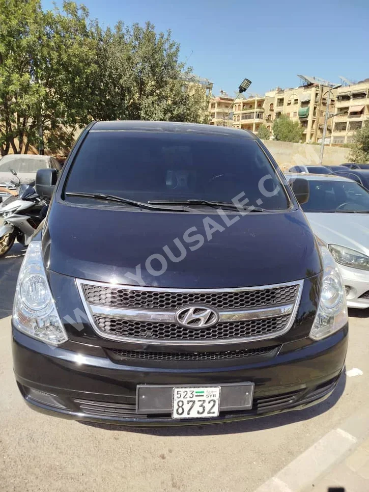 هيونداي  فان اتش وان  2013  اتوماتيك  200,000 كم  4 سلندر  دفع خلفي  فان \ باص  أسود  ديزل