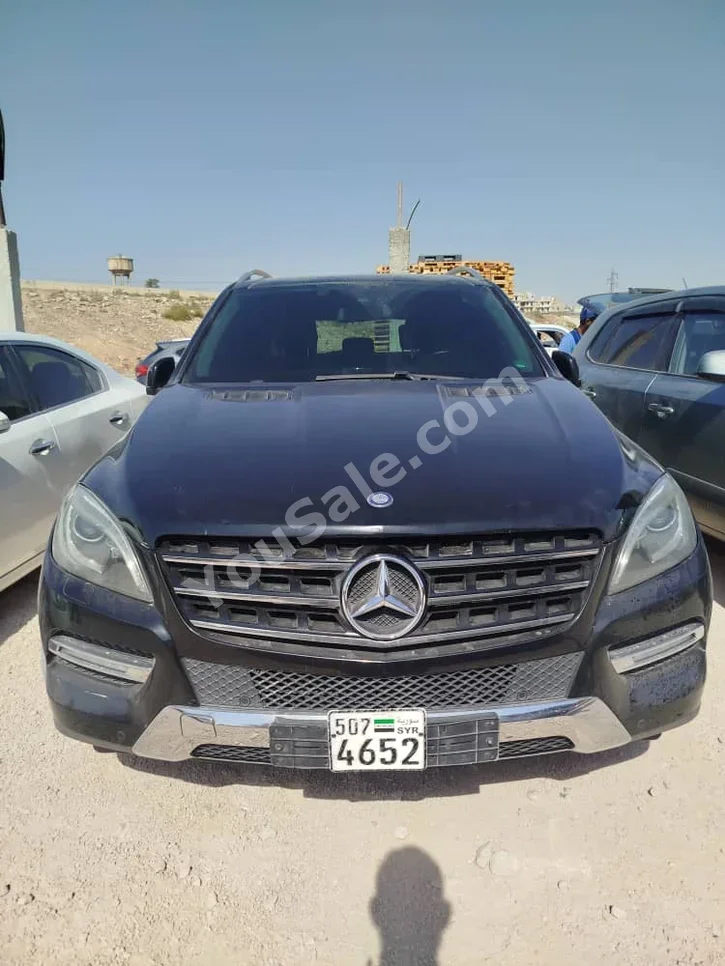 مرسيدس - بنز ام ال - كلاس 350 2017 اتوماتيك 180,000 كم 6 سلندر دفع خلفي اس يو في أسود ديزل