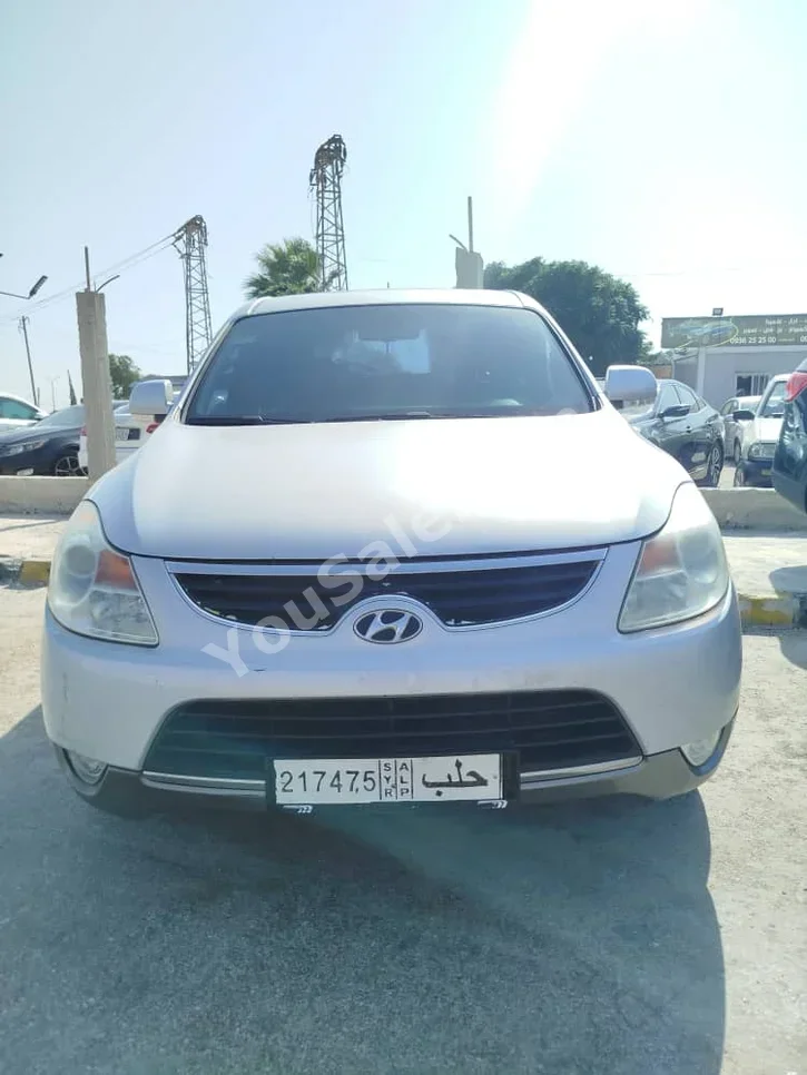 Hyundai  Veracruz  2009  Automatic  200,000 km  6 Cylinder  4WD  SUV  Silver  Diesel