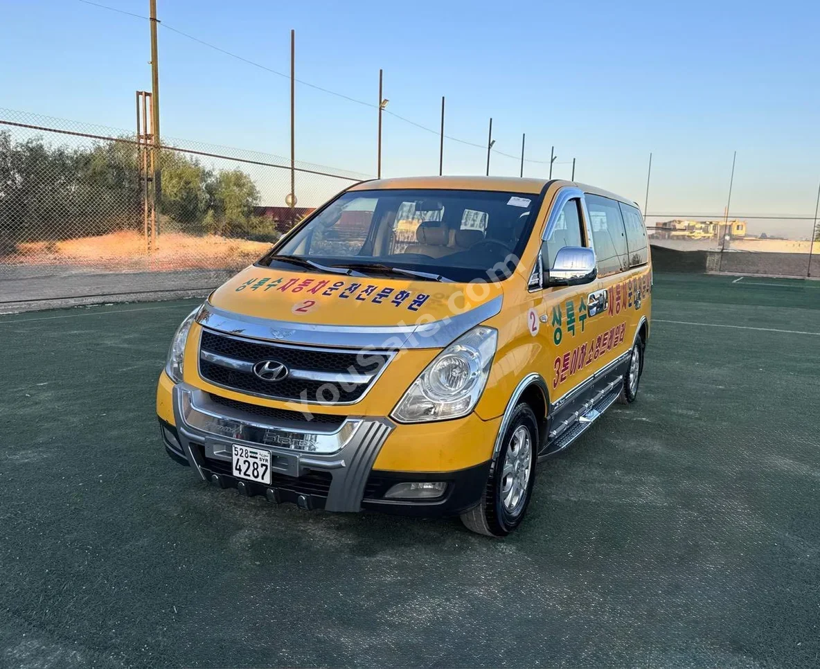 Hyundai  H1  2013  Manual  135,000 km  4 Cylinder  FWD  Van / Bus  Yellow  Diesel
