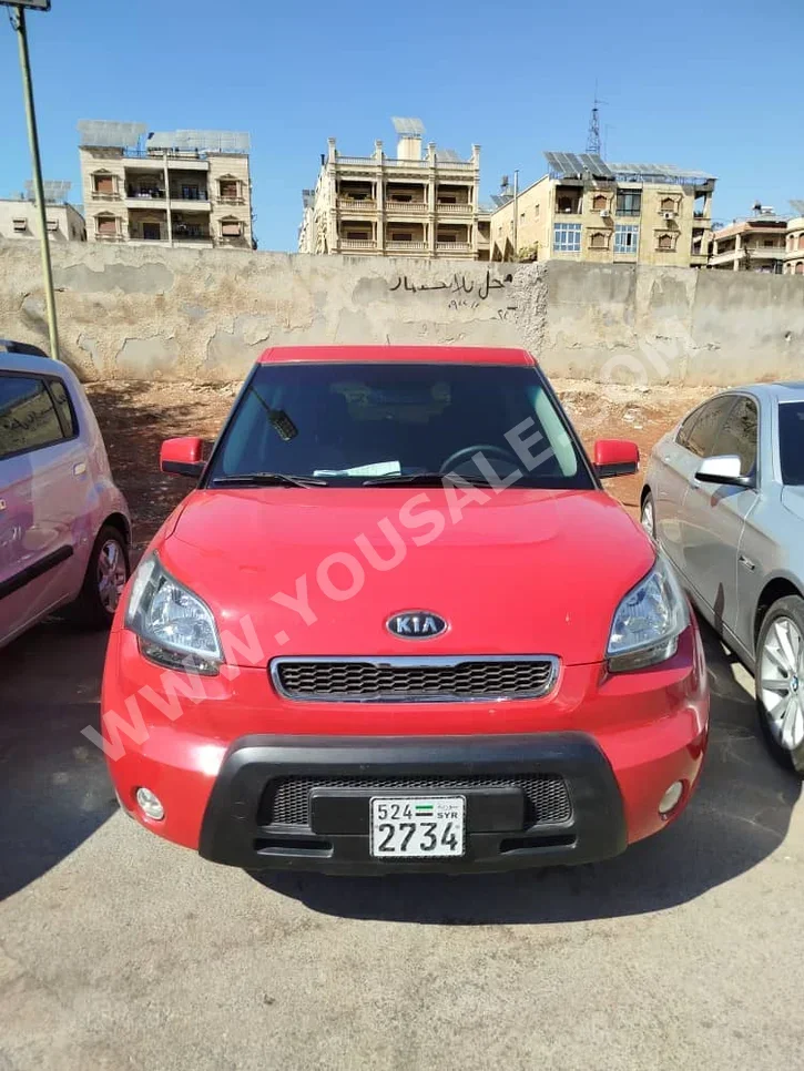 Kia Soul 2011 Automatic 100,000 km 4 Cylinder FWD Hatchback Red Gasoline