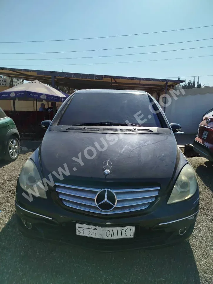 مرسيدس - بنز بي - كلاس 200 2007 اتوماتيك 215,000 كم 4 سلندر دفع خلفي اس يو في أسود ديزل