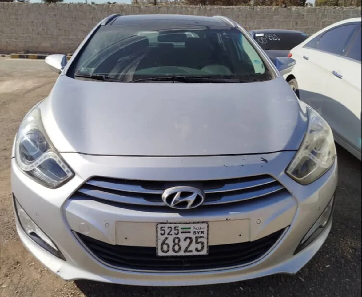 Hyundai I 40 2012 Automatic 181,000 km 4 Cylinder FWD Hatchback Silver Diesel