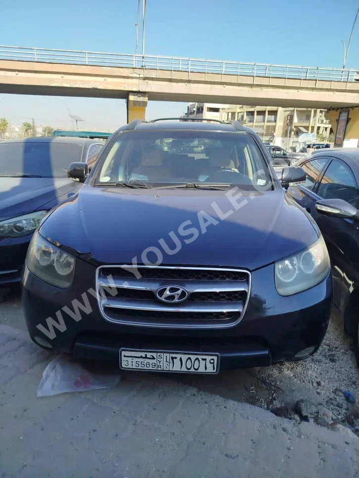 Hyundai Santa Fe 2009 Automatic 200,000 km 6 Cylinder 4WD SUV Black Gasoline
