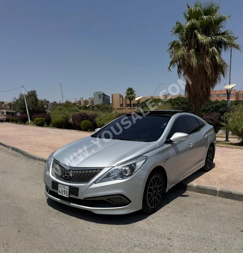 Hyundai Azera 2016 Automatic 170,000 km 4 Cylinder FWD Sedan Gray Hybrid