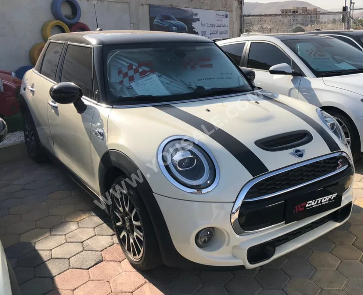 Mini  Cooper  S  2021  Automatic  40,000 km  4 Cylinder  FWD  Hatchback  White & Black  Gasoline
