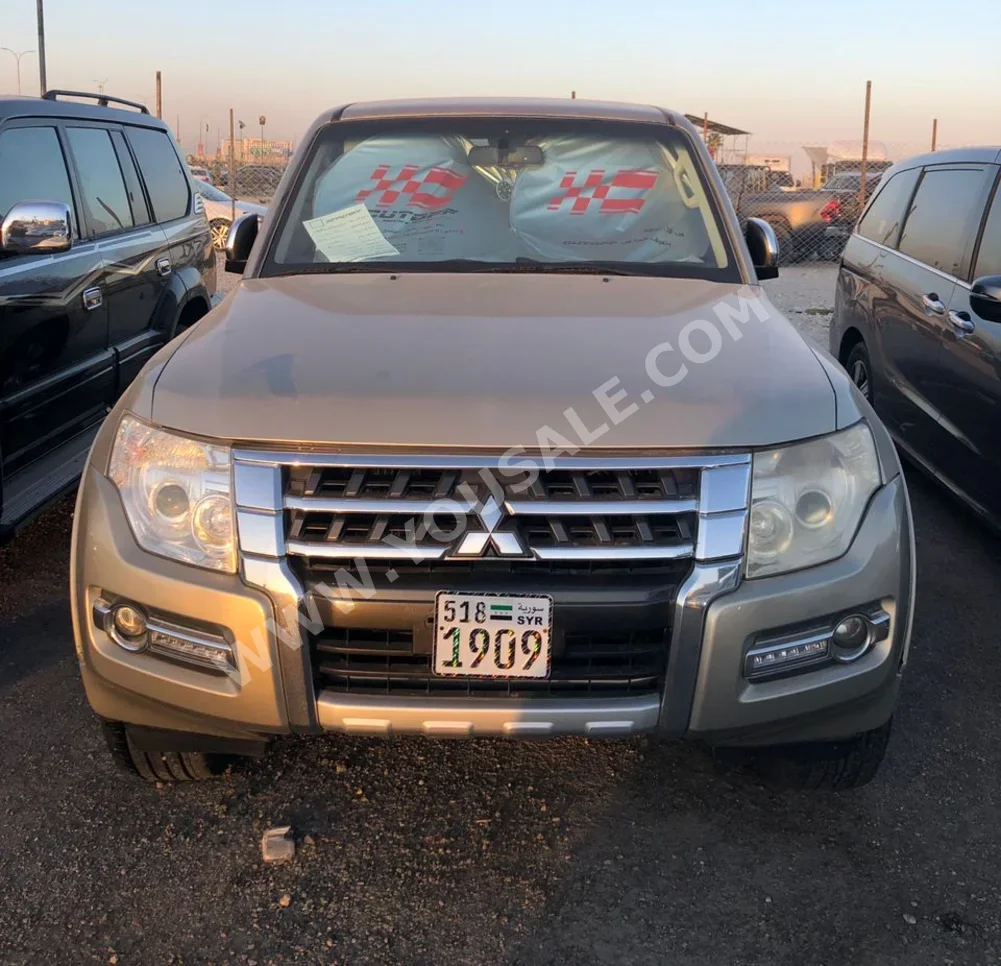 متسوبيشي  باجيرو  GLS  2019  اتوماتيك  154,000 كم  6 سلندر  دفع رباعي  اس يو في  ذهبي  بنزين