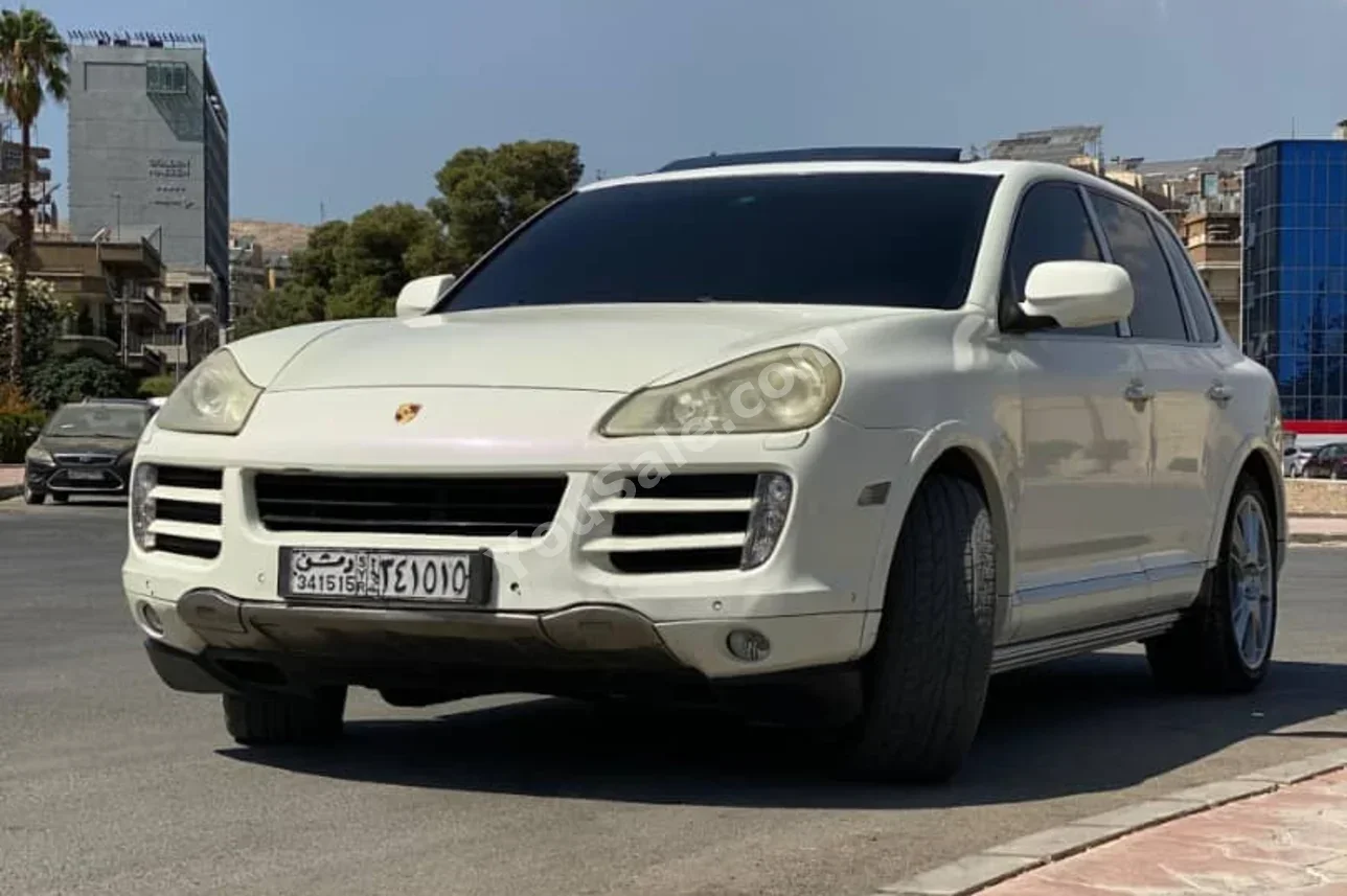 Porsche Cayenne S 2008 Automatic 100,000 km 8 Cylinder 4WD SUV White Gasoline