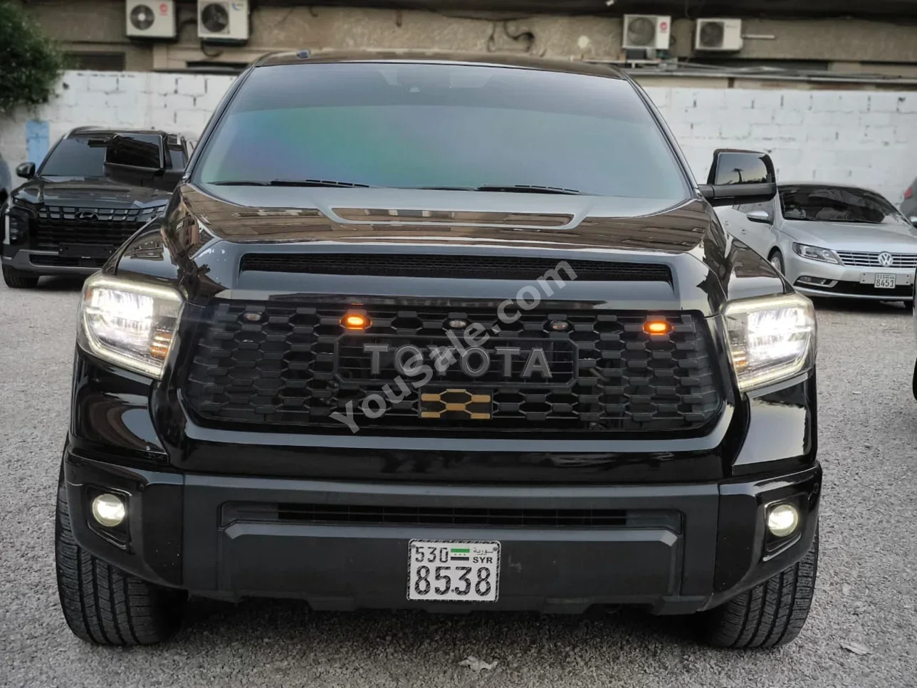 Toyota  Tundra  2017  Automatic  100,000 km  6 Cylinder  RWD  Pick Up  Black  Gasoline