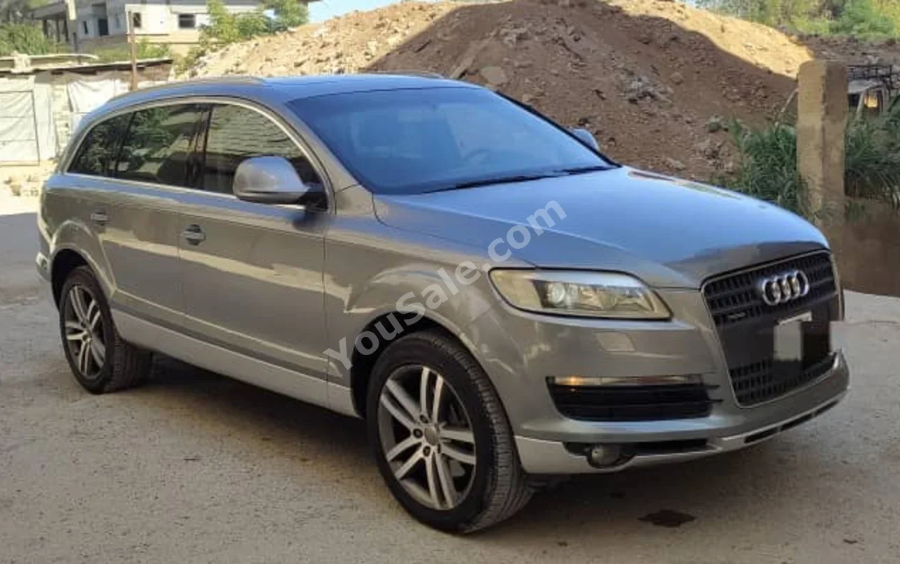 Audi Q7 2009 Automatic 200,000 km 6 Cylinder 4WD SUV Silver Gasoline