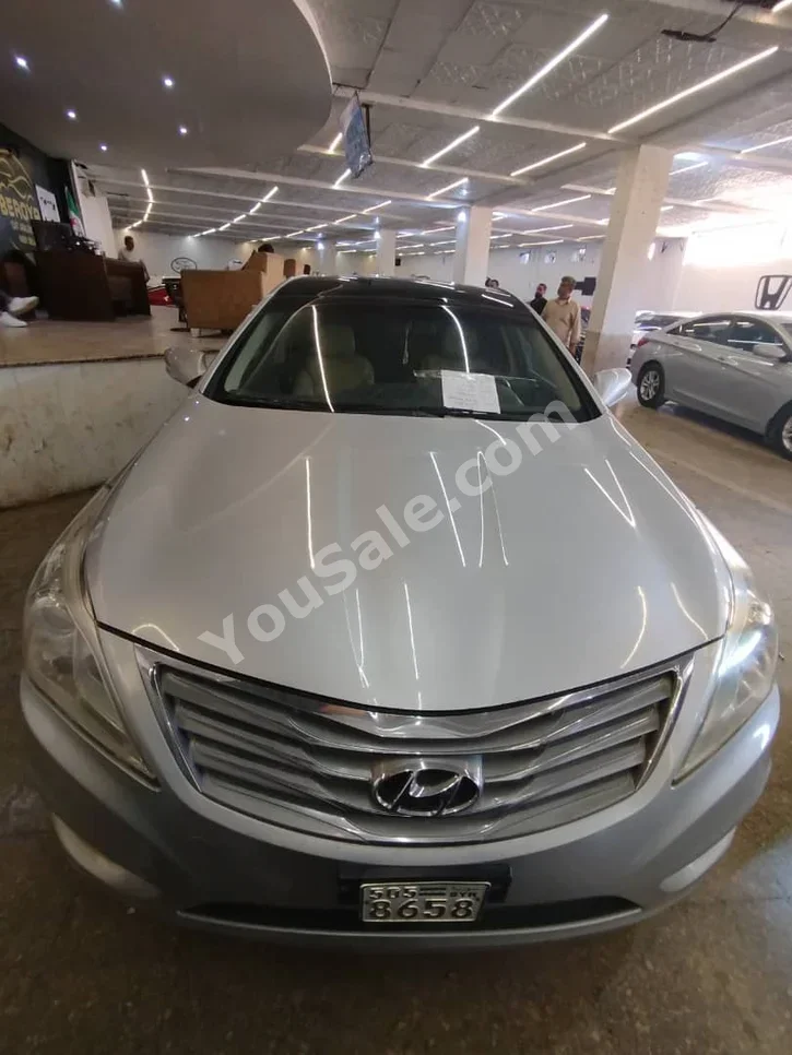 Hyundai Azera 2012 Automatic 155,000 km 6 Cylinder FWD Sedan Silver Gasoline
