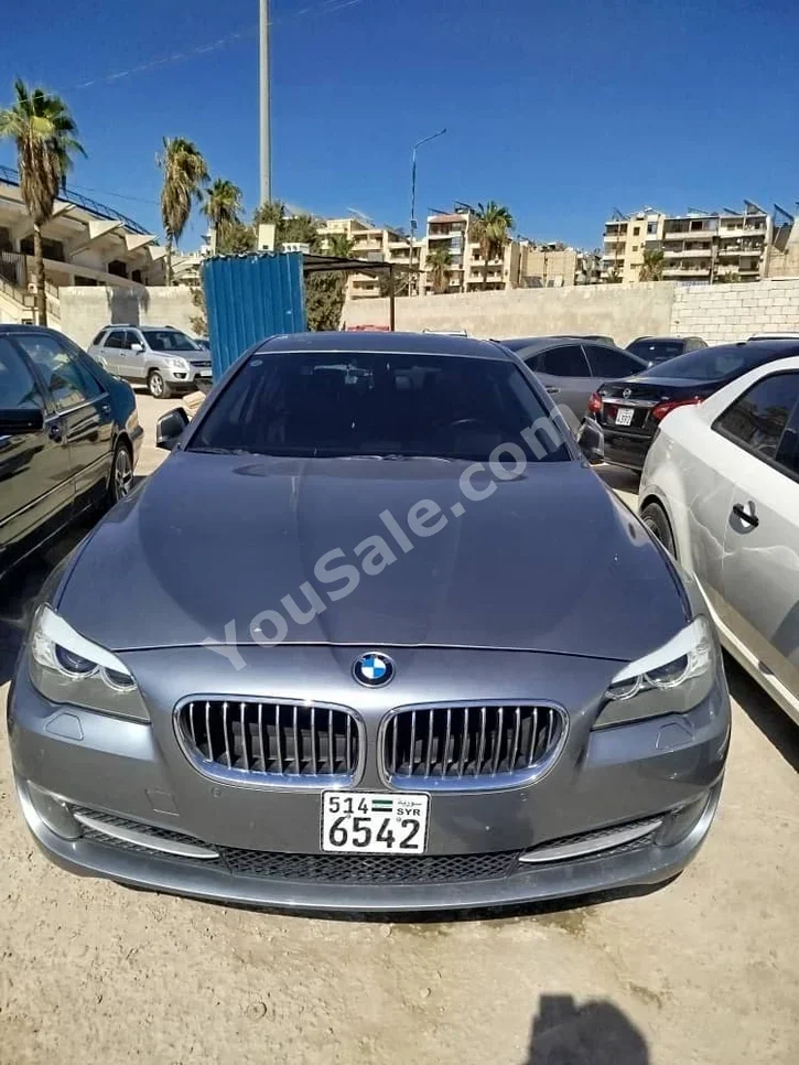 BMW  5-Series  520i  2013  Automatic  280,000 km  4 Cylinder  RWD  Sedan  Dark Gray  Diesel