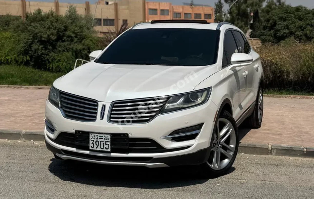 Lincoln MKC 2015 Automatic 111,000 km 4 Cylinder 4WD SUV White Gasoline