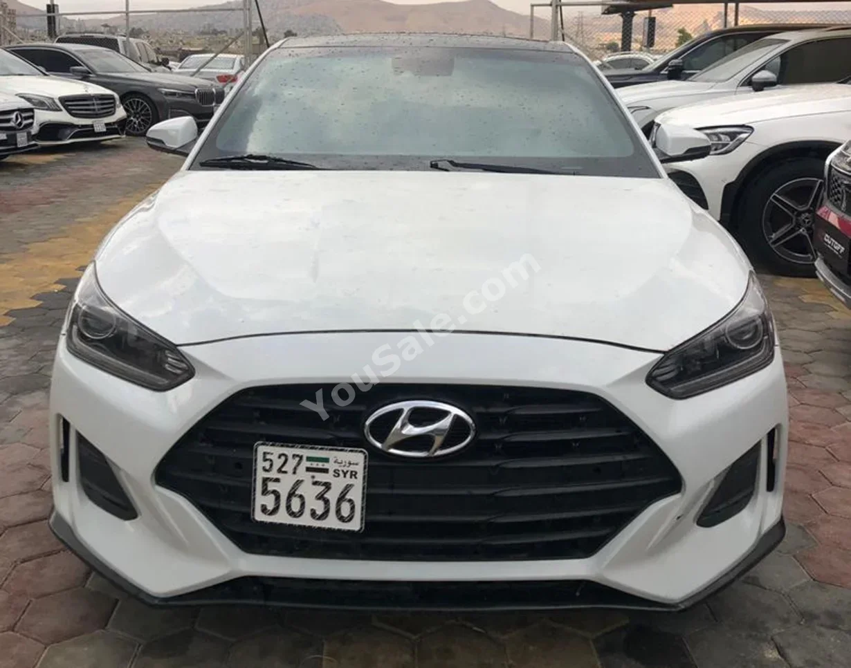 Hyundai Veloster 2019 Automatic 159,000 km 4 Cylinder FWD Hatchback White Gasoline