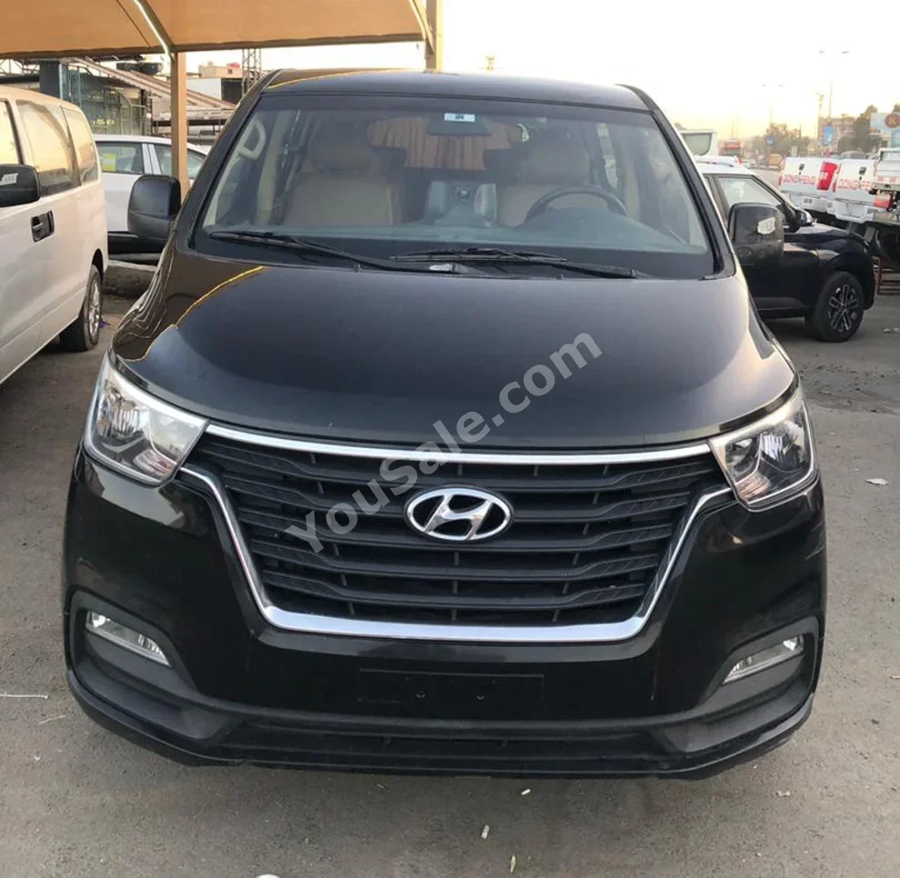 Hyundai H1 2019 Manual 188,000 km 4 Cylinder FWD Van / Bus Black Gasoline