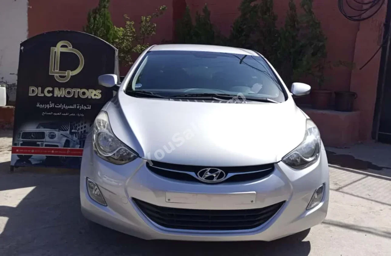 Hyundai  Avante  2011  Automatic  120,000 km  4 Cylinder  FWD  Sedan  Silver  Gasoline