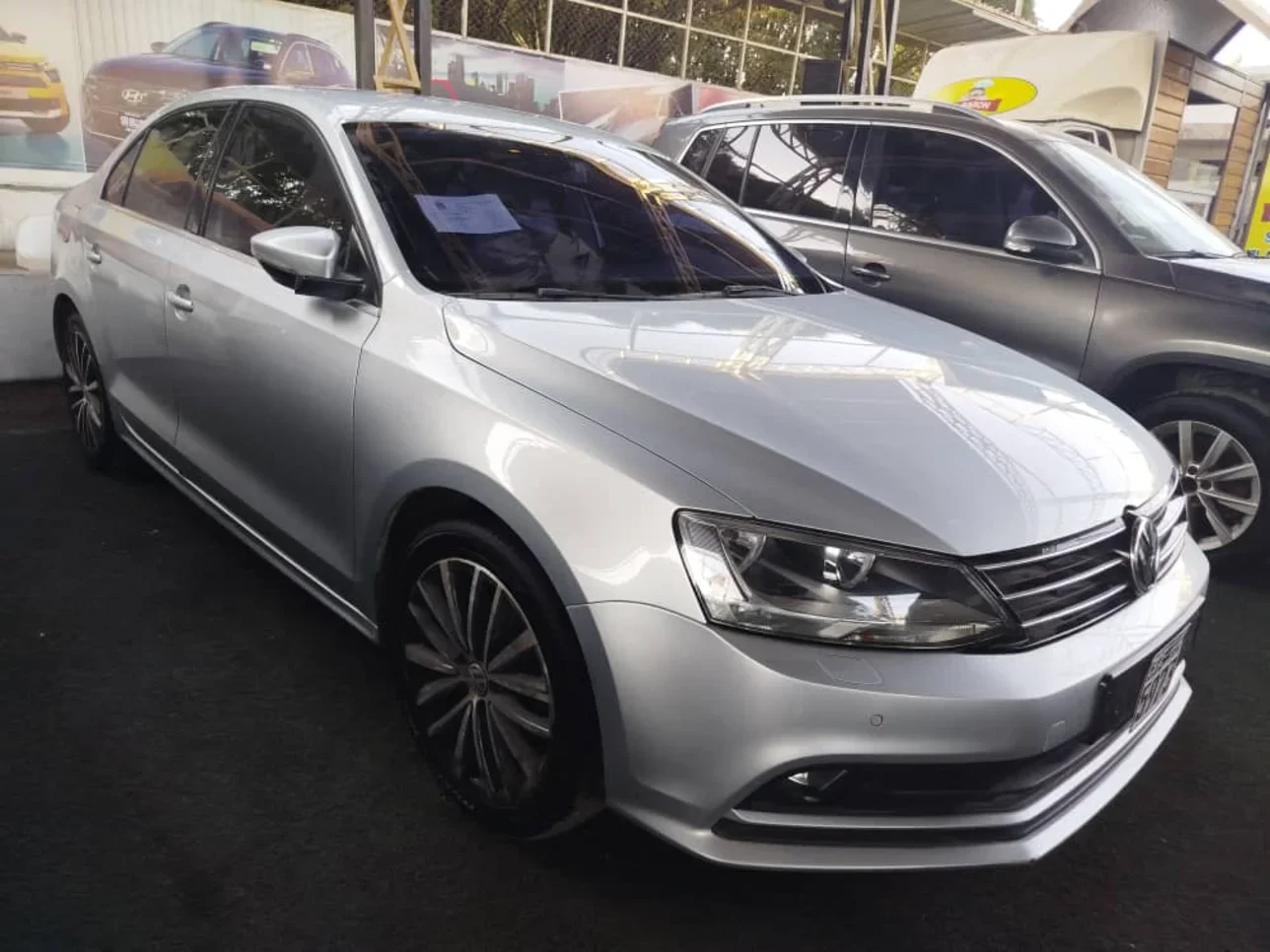 Volkswagen Jetta 2015 Automatic 287,009 km 4 Cylinder FWD Sedan Silver Diesel