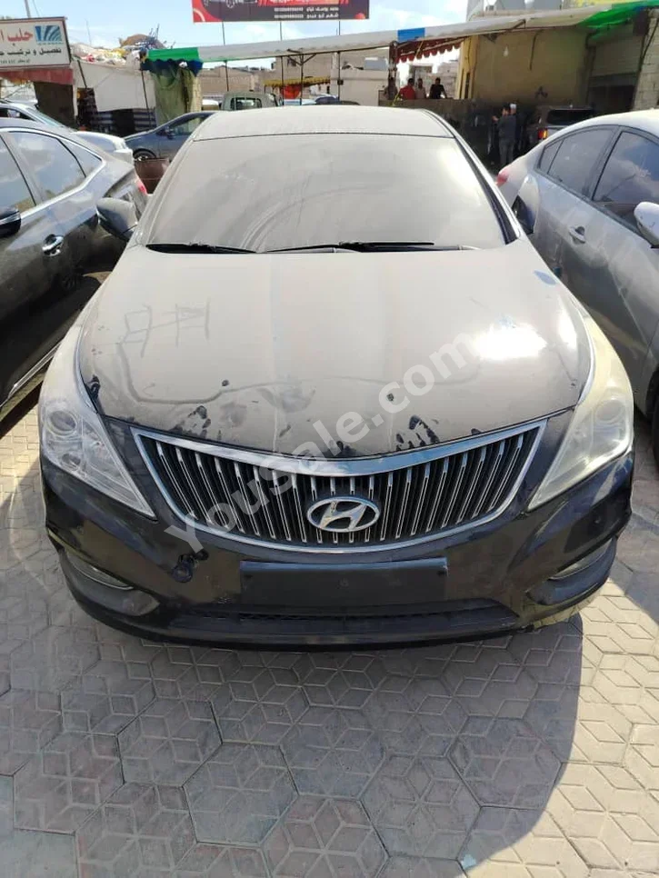 هيونداي  غراندير  2011  اتوماتيك  120,000 كم  4 سلندر  دفع أمامي  سيدان  أسود  بنزين