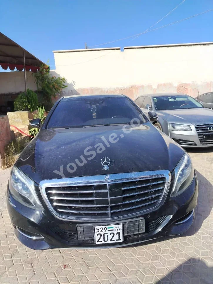 مرسيدس - بنز  اس - كلاس  500  2015  اتوماتيك  80,000 كم  8 سلندر  دفع رباعي  سيدان  أسود  بنزين